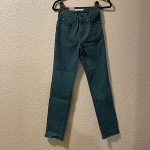 Levis 724 High Rise Straight Jeans